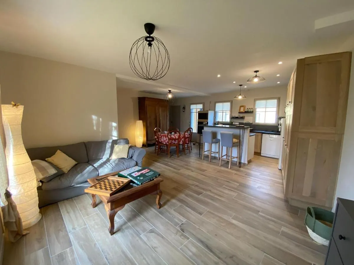 Comfortable Cottage In A Peaceful Location In The Rance Valley, St Suliac Saint-Suliac 0*,