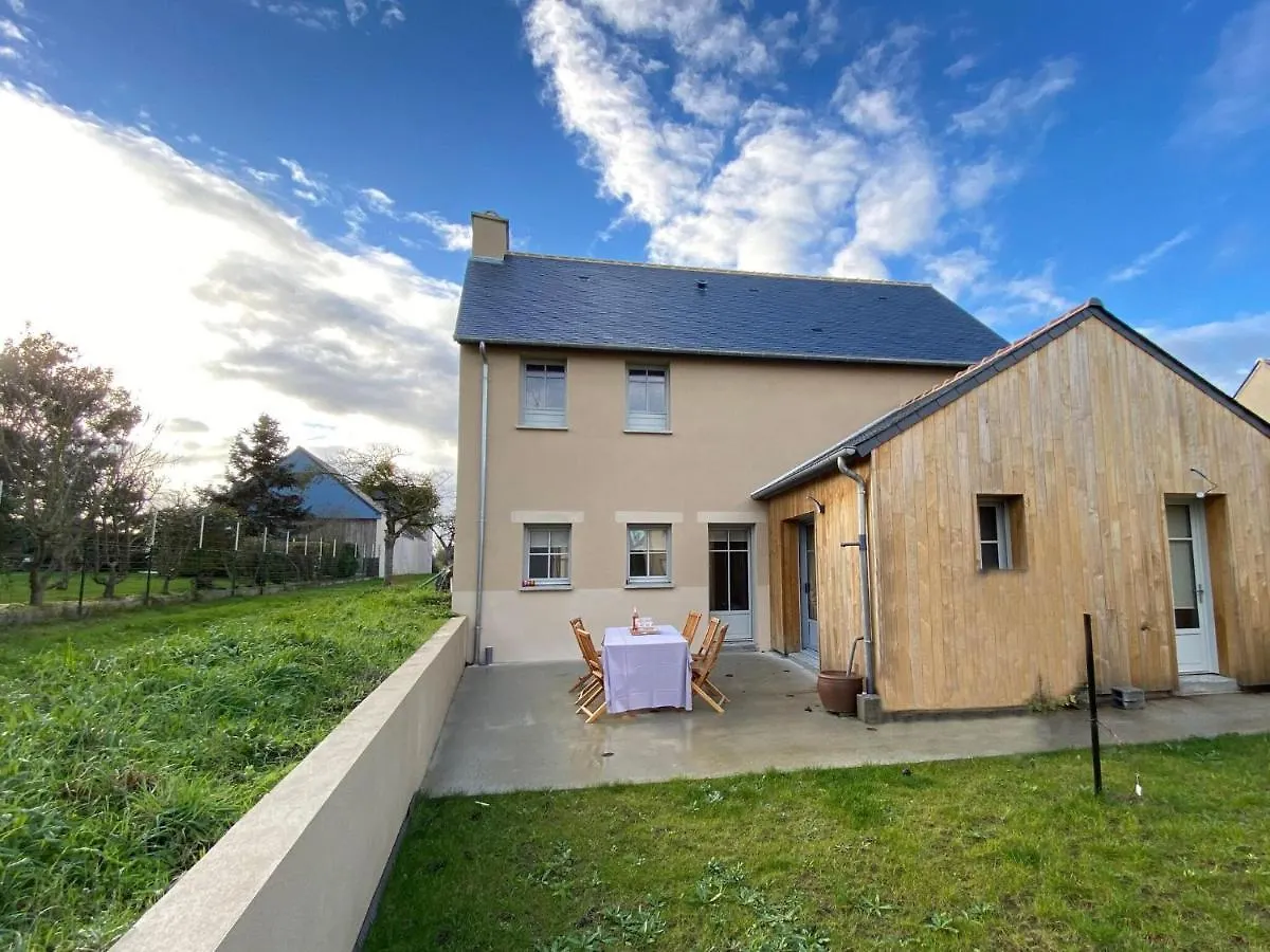 Comfortable Cottage In A Peaceful Location In The Rance Valley, St Suliac Saint-Suliac